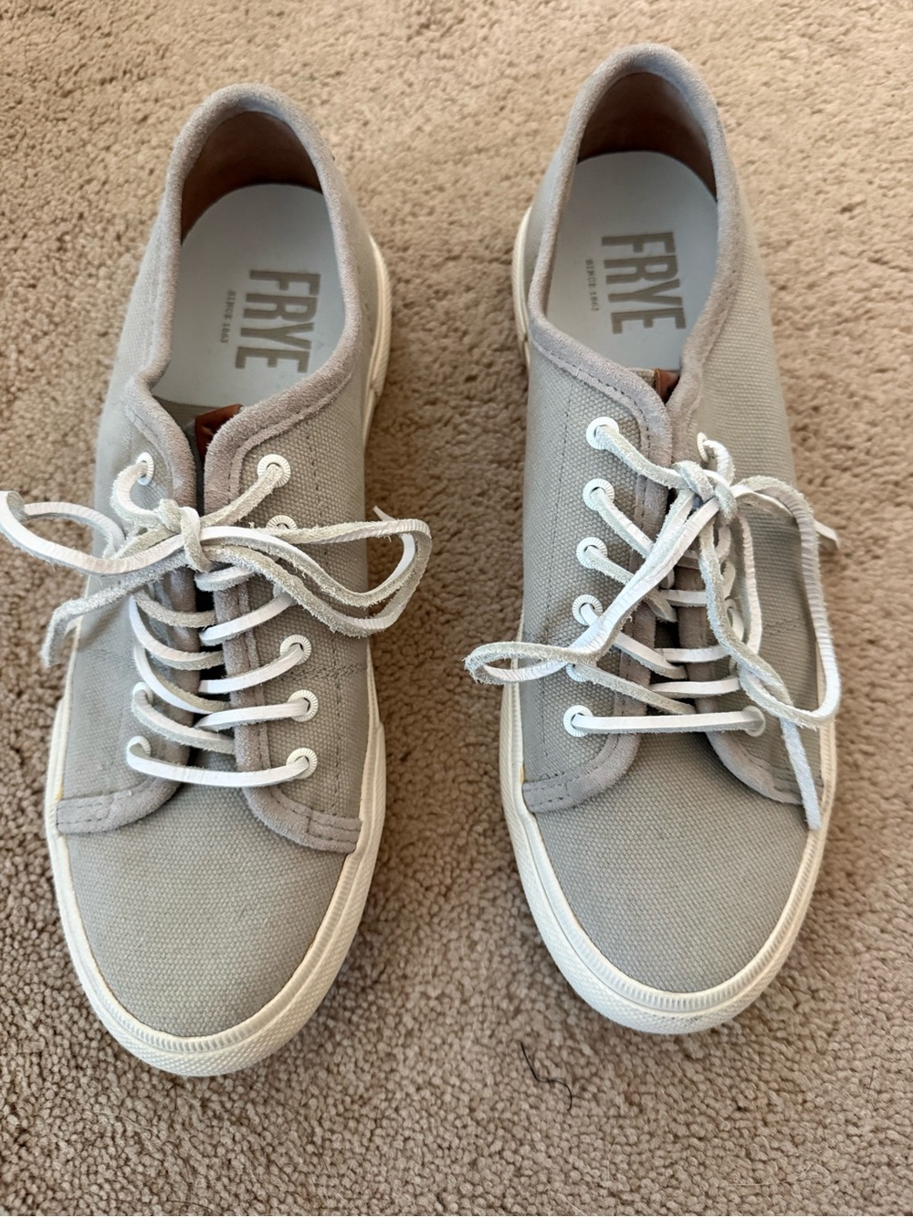 Frye Women’s Gia Canvas Leather Lace Low Sneaker size 8 Grey